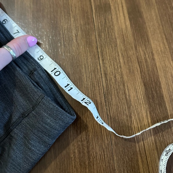 Lululemon Speed Up Tight 28" *Brushed Full-On Luxtreme
Heathered Black
W5CD7S
4 - Picture 9 of 9